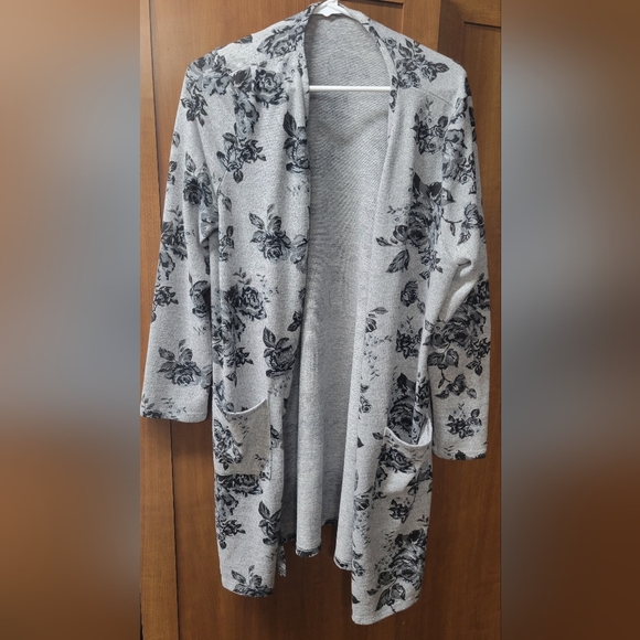 Cardigan - Picture 1 of 1